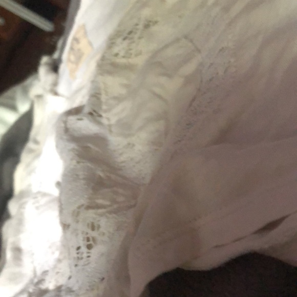 Brand new without tags American eagle, peace sign lace crop top H - Picture 5 of 7